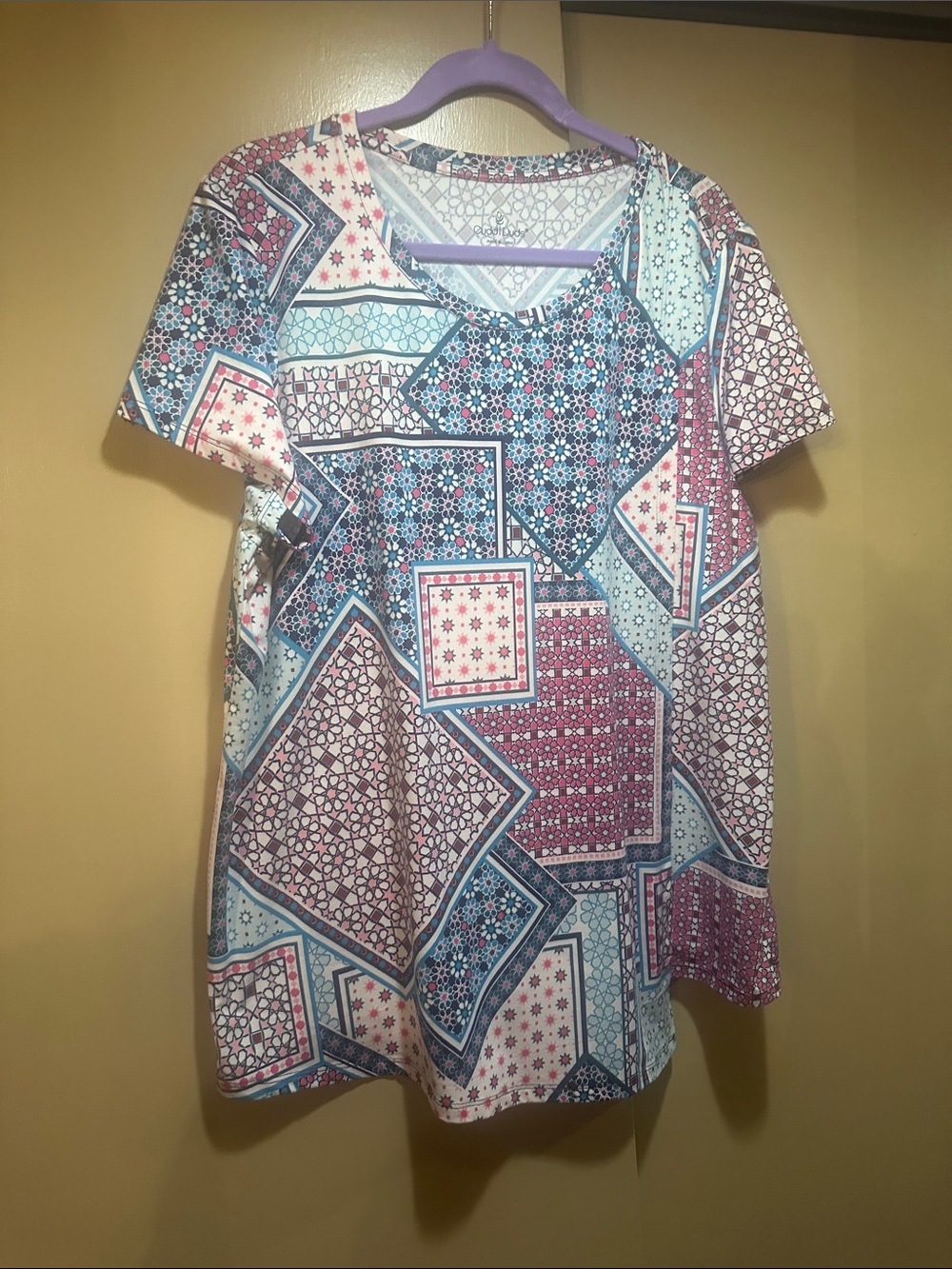 Cuddl Duds Short-Sleeve V-Neck Patchwork Top in Blue and Pink